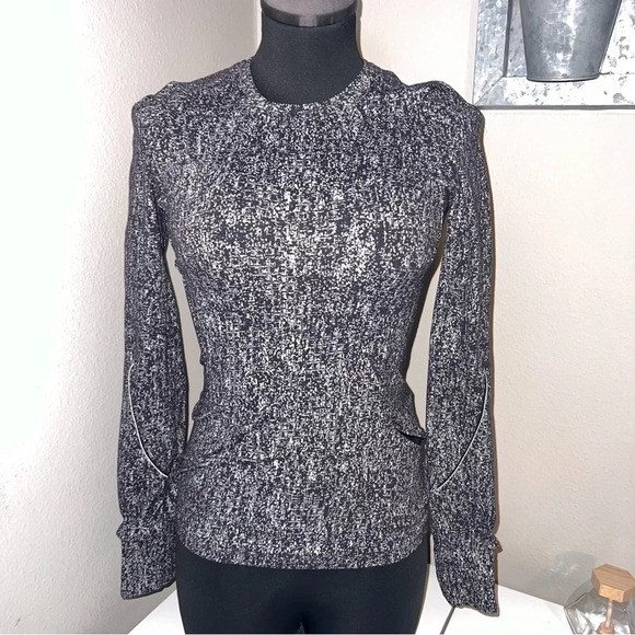 Lululemon Extra Mile Long Sleeve size 2 - Picture 1 of 9